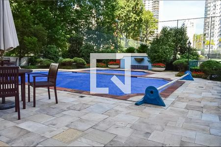 Apartamento à venda com 172m², 3 quartos e 3 vagasÁrea comum - Piscina