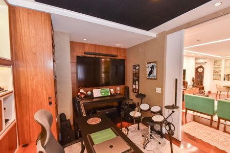 Apartamento à venda com 172m², 3 quartos e 3 vagasEscritório