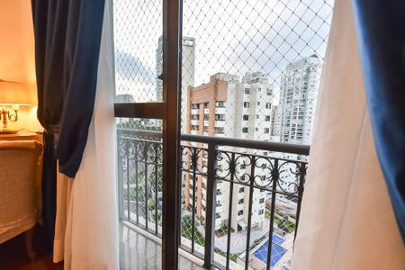 Apartamento à venda com 172m², 3 quartos e 3 vagasSacada da suíte 2