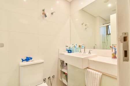 Apartamento à venda com 172m², 3 quartos e 3 vagasBanheiro da suíte 1