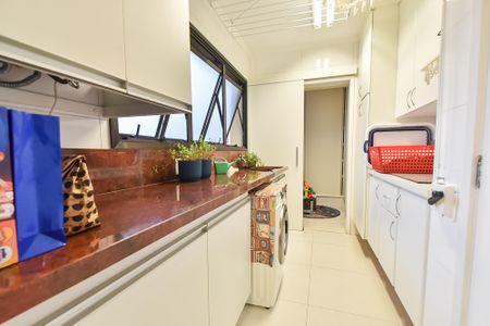 Apartamento à venda com 172m², 3 quartos e 3 vagasÁrea de serviço