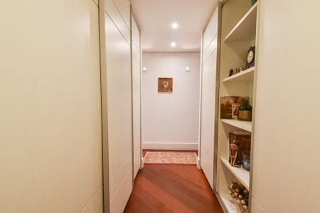 Apartamento à venda com 172m², 3 quartos e 3 vagasCorredor