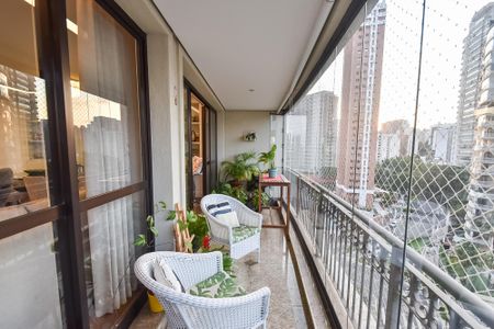 Apartamento à venda com 172m², 3 quartos e 3 vagasVaranda