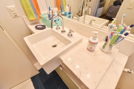 Apartamento à venda com 172m², 3 quartos e 3 vagasBanheiro da suíte 3