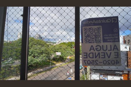 Janela sala  de apartamento para alugar com 2 quartos, 58m² em Tristeza, Porto Alegre