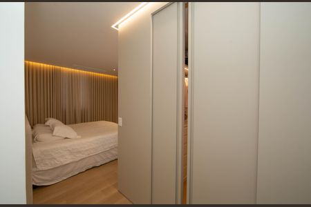 Apartamento à venda com 260m², 4 quartos e 2 vagasQUARTO1