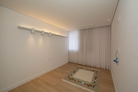 Apartamento à venda com 260m², 4 quartos e 2 vagasQUARTO4