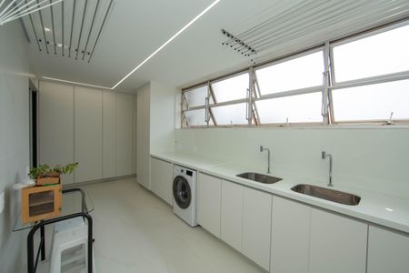 Apartamento à venda com 260m², 4 quartos e 2 vagasAREA DE SERVICO