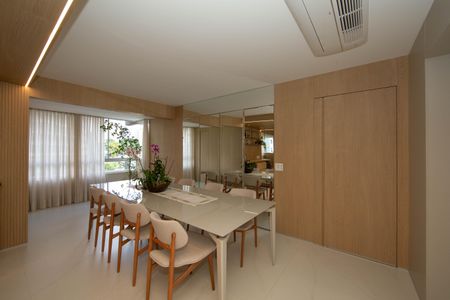 Apartamento à venda com 260m², 4 quartos e 2 vagasSALA