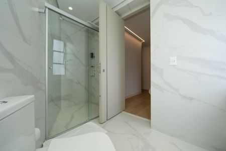 Apartamento à venda com 260m², 4 quartos e 2 vagasBANHEIRO3