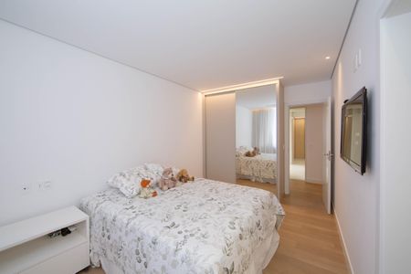 Apartamento à venda com 260m², 4 quartos e 2 vagasQUARTO3