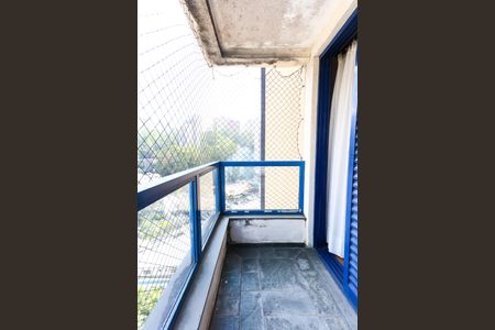 Apartamento para alugar com 121m², 3 quartos e 2 vagassacada