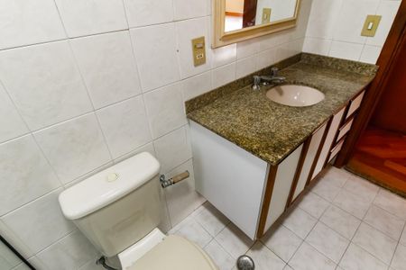Apartamento para alugar com 121m², 3 quartos e 2 vagas Apartamento para alugar com 121m², 3 quartos e 2 vagasBanheiro Corredor