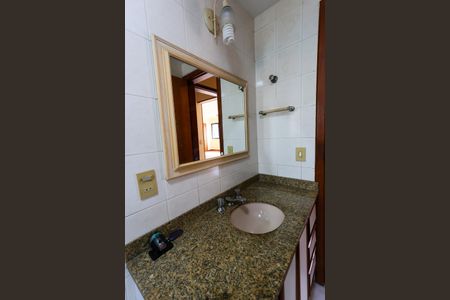 Apartamento para alugar com 121m², 3 quartos e 2 vagasBanheiro