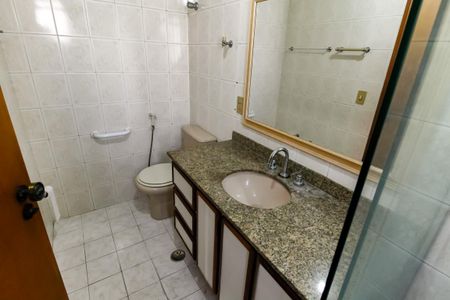 Apartamento para alugar com 121m², 3 quartos e 2 vagas Apartamento para alugar com 121m², 3 quartos e 2 vagasBanheiro da Suíte