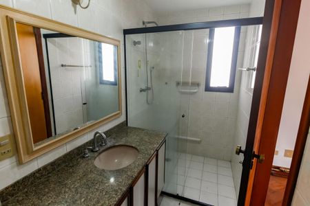 Apartamento para alugar com 121m², 3 quartos e 2 vagas Apartamento para alugar com 121m², 3 quartos e 2 vagasBanheiro da Suíte