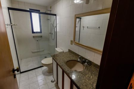 Apartamento para alugar com 121m², 3 quartos e 2 vagas Apartamento para alugar com 121m², 3 quartos e 2 vagasBanheiro Corredor