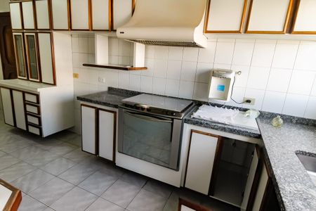 Apartamento para alugar com 121m², 3 quartos e 2 vagas Apartamento para alugar com 121m², 3 quartos e 2 vagasCozinha - Armários
