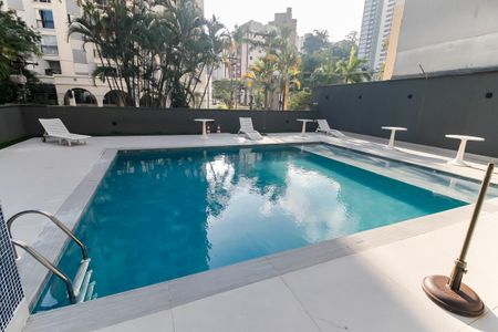 Apartamento para alugar com 121m², 3 quartos e 2 vagas Apartamento para alugar com 121m², 3 quartos e 2 vagasÁrea comum - Piscina