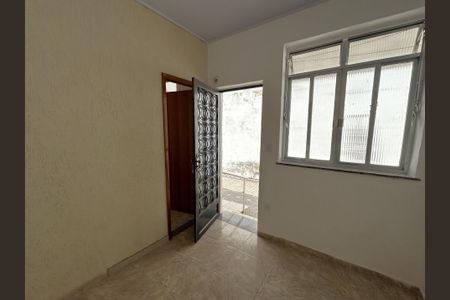 Sala de casa para alugar com 2 quartos, 40m² em Encantado, Rio de Janeiro