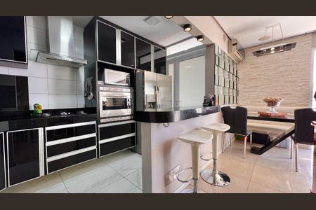 Apartamento à venda com 104m², 2 quartos e 2 vagasFoto 03