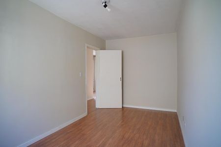 Quarto 1 de apartamento para alugar com 2 quartos, 55m² em Jardim Dona Leopoldina, Porto Alegre