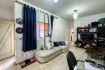 Casa à venda com 150m², 4 quartos e 2 vagasSala - Casa 2