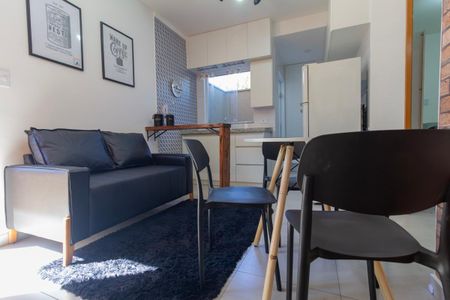 Sala e Cozinha de apartamento para alugar com 2 quartos, 47m² em Chácara Seis de Outubro, São Paulo