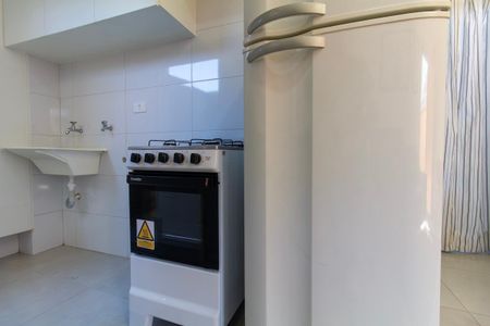 Sala e Cozinha de apartamento para alugar com 2 quartos, 47m² em Chácara Seis de Outubro, São Paulo