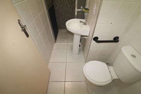 Banheiro de kitnet/studio para alugar com 1 quarto, 34m² em Mandaqui, São Paulo