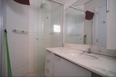 Banheiro de kitnet/studio para alugar com 1 quarto, 30m² em Centro, São Leopoldo