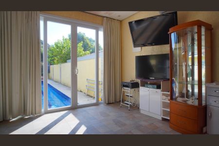 Espaço garagem  de casa à venda com 4 quartos, 353m² em Morro Santana, Porto Alegre