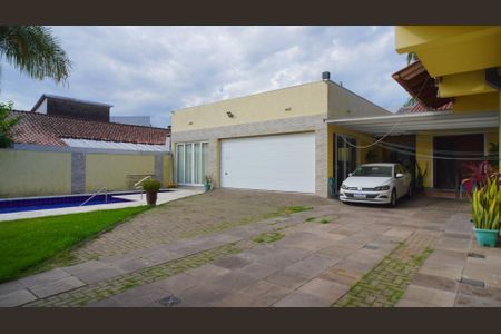 Vista da Rua de casa à venda com 4 quartos, 353m² em Morro Santana, Porto Alegre