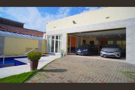 Garagem  de casa à venda com 4 quartos, 353m² em Morro Santana, Porto Alegre