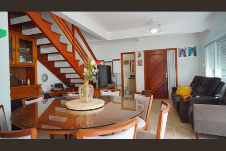 Sala  de casa à venda com 4 quartos, 353m² em Morro Santana, Porto Alegre