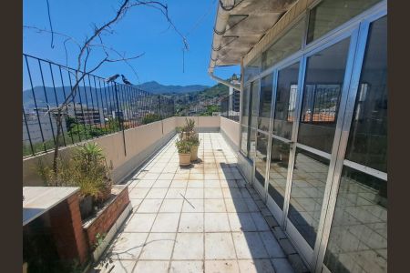 Apartamento à venda com 149m², 3 quartos e sem vagaÁrea externa