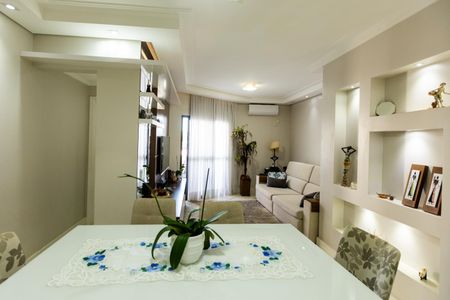 Sala de apartamento à venda com 3 quartos, 116m² em Cambuí, Campinas