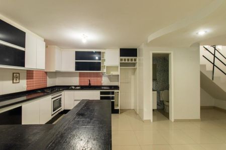 Casa para alugar com 140m², 3 quartos e 4 vagas Casa para alugar com 140m², 3 quartos e 4 vagasCozinha