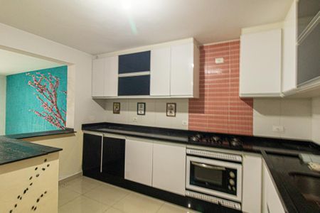 Casa para alugar com 140m², 3 quartos e 4 vagas Casa para alugar com 140m², 3 quartos e 4 vagasCozinha