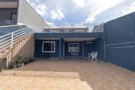 Casa para alugar com 140m², 3 quartos e 4 vagasFachada