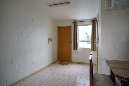 Sala de apartamento à venda com 2 quartos, 38m² em Rubem Berta, Porto Alegre