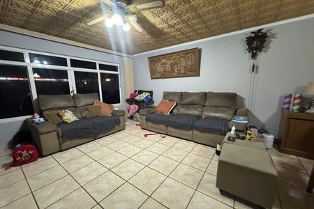 Casa à venda com 178m², 3 quartos e 2 vagasSala