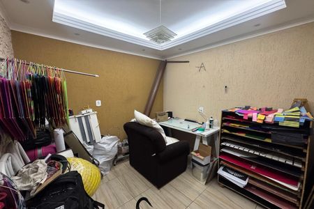 Casa à venda com 178m², 3 quartos e 2 vagasSuíte