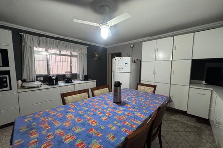 Casa à venda com 178m², 3 quartos e 2 vagasCozinha