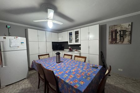 Casa à venda com 178m², 3 quartos e 2 vagasCozinha