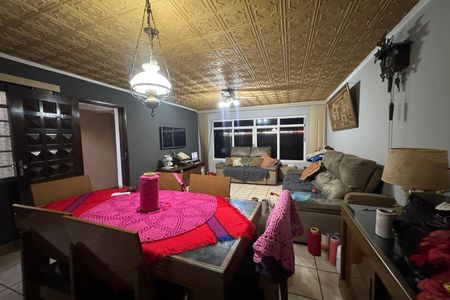 Casa à venda com 178m², 3 quartos e 2 vagasSala