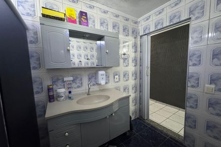 Casa à venda com 178m², 3 quartos e 2 vagasBanheiro