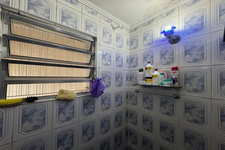 Casa à venda com 178m², 3 quartos e 2 vagasBanheiro