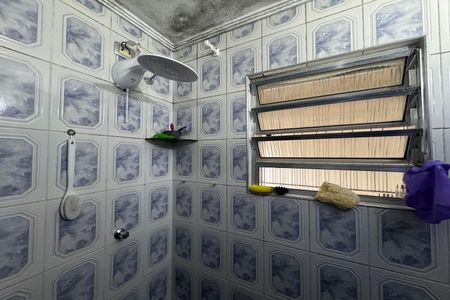 Casa à venda com 178m², 3 quartos e 2 vagasBanheiro