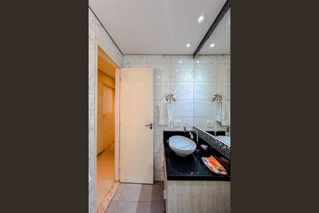 Apartamento à venda com 89m², 3 quartos e 1 vaga Apartamento à venda com 89m², 3 quartos e 1 vagaBanheiro